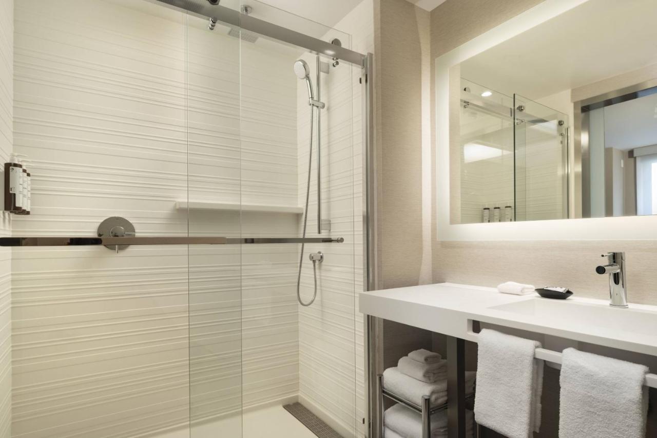Ac By Marriott Downtown Hotel 3*